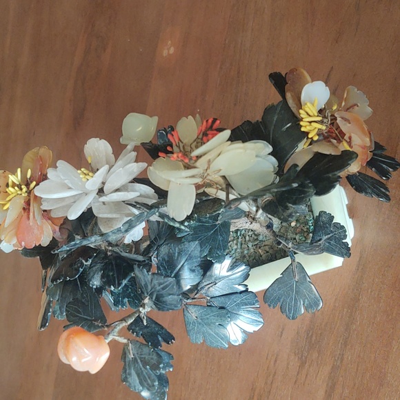 Chinese Vintage Jade Stone Carved Bonsai Tree with Jade and Rose Quartz - Picture 3 of 6